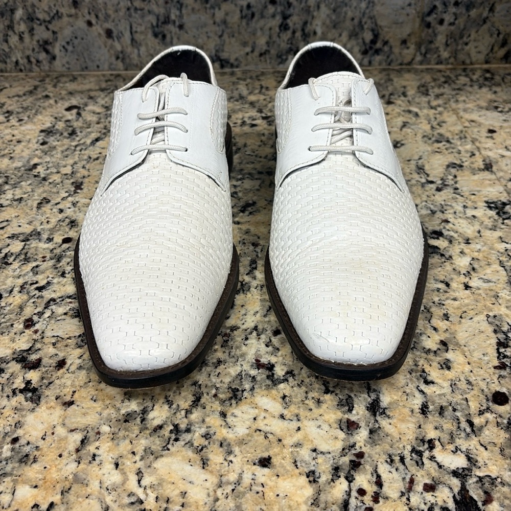 Styling in fashion with these white dress shoes size 11.5